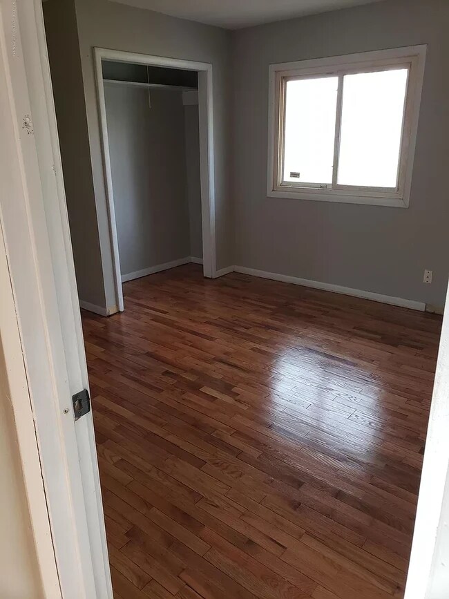 Foto del edificio - 2710 W Miller Rd