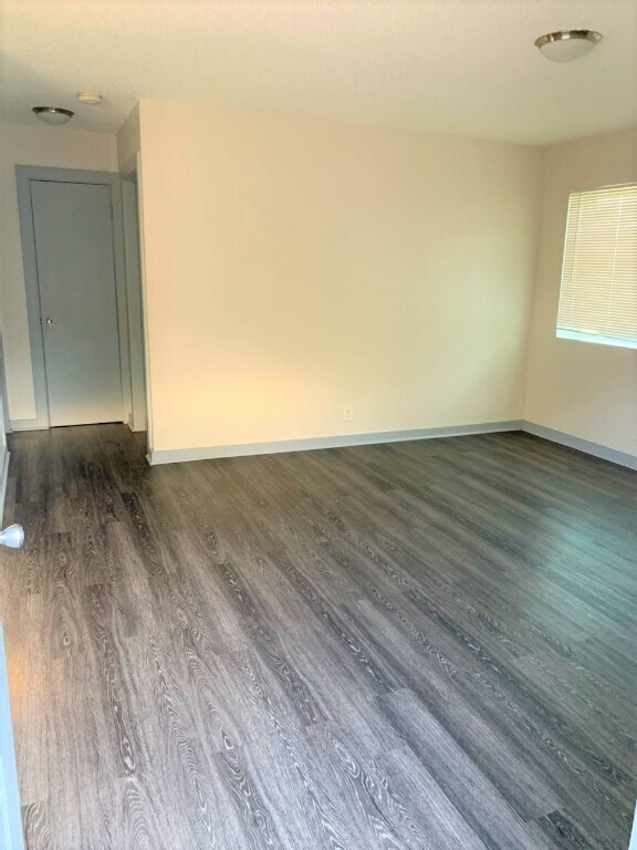 Building Photo - 2406 Bucks Run