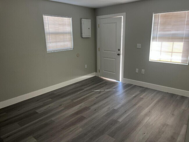 Foto del edificio - 926 NW 17th Ave