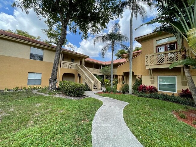 Building Photo - 4783 Via Palm Lakes