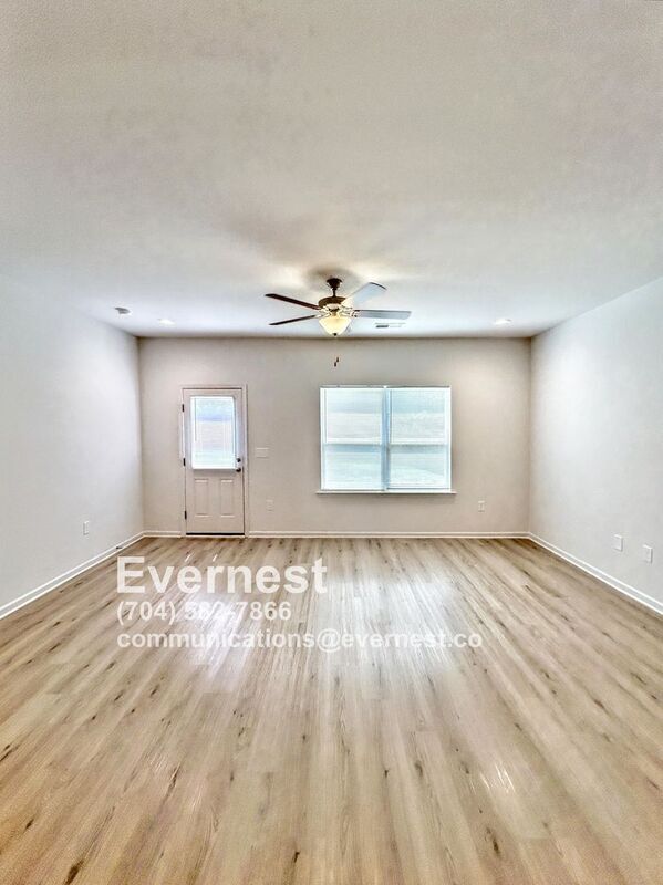 Building Photo - 737 N McFarland St