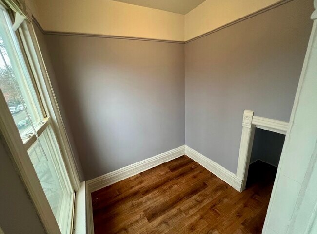 Building Photo - 1508 W Henderson St