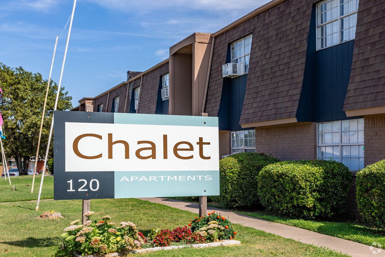Primary Photo - Chalet Apartments
