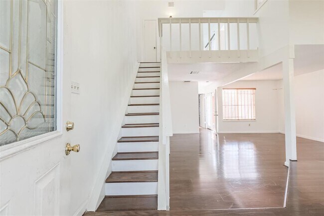 Building Photo - 12531 Newbrook Dr