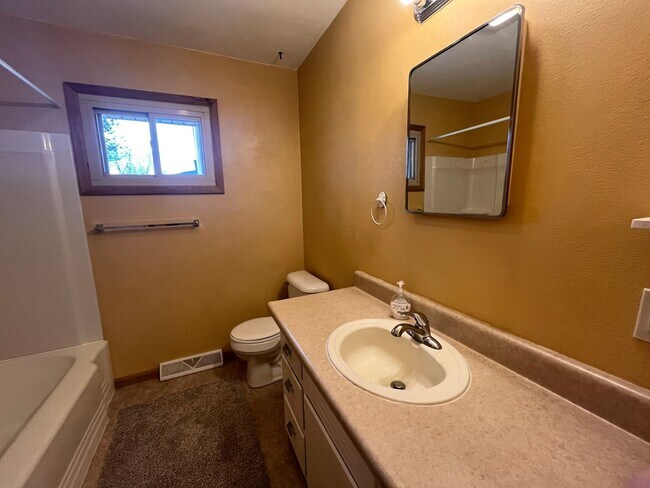 Foto del edificio - 2430 W Manhattan Dr