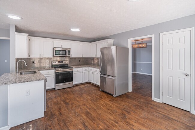 Foto del edificio - 1321 Yorktown Cir