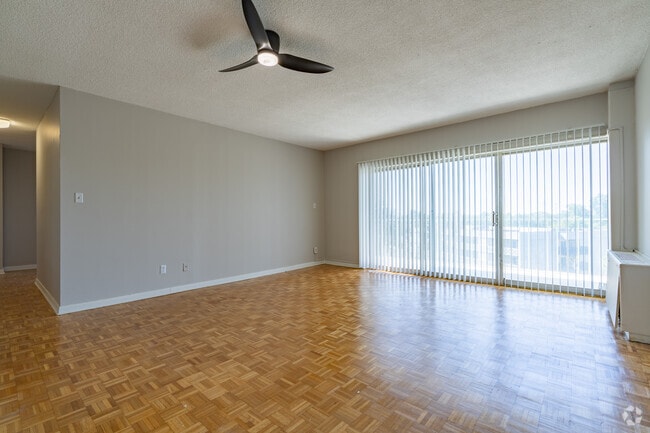 2BR, 1BA- 872SF - Central Gardens