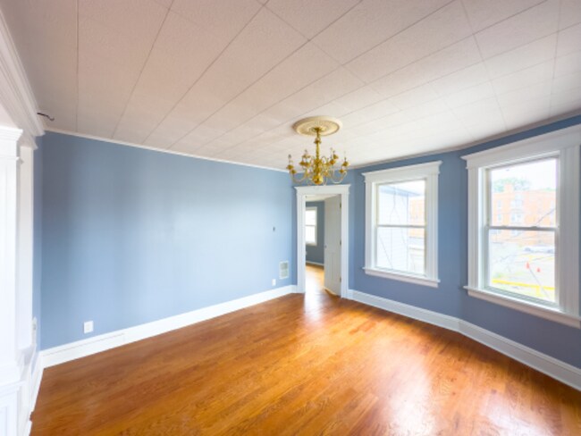 Building Photo - 108 Porter St