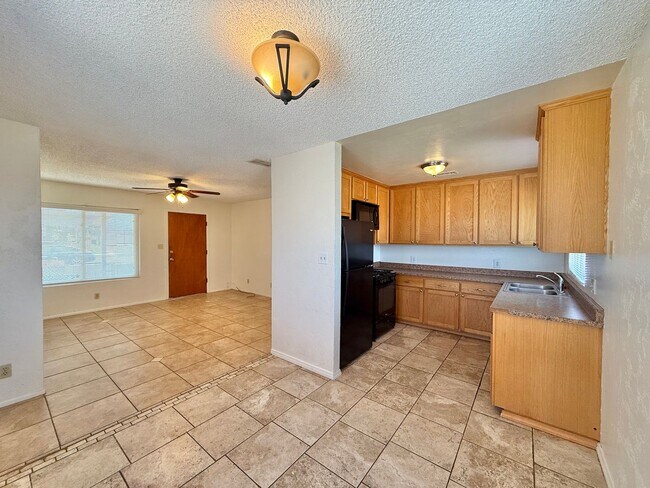 Foto del edificio - 2206-2206 Granger Ave