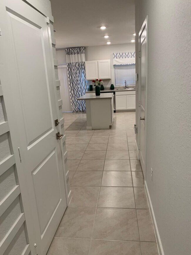 Foto del edificio - 787 SW 11th St