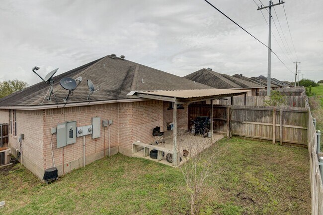 Foto del edificio - Beautiful 3 Bed, 3 Bath Duplex in South College Station!