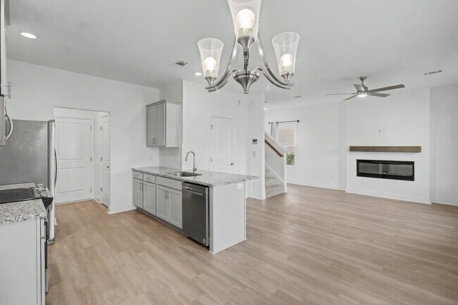 Building Photo - 248 Buckingham Dr