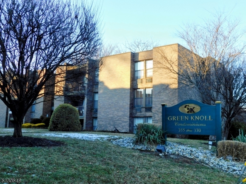 Foto principal - 355 River Rd