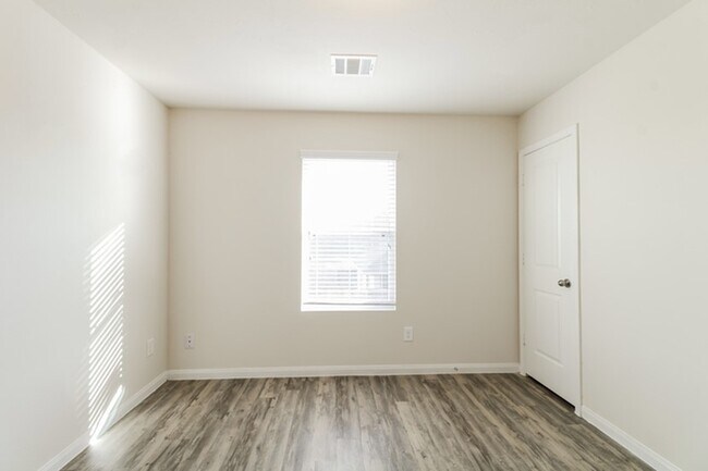 Building Photo - 13203 City Grn Trl