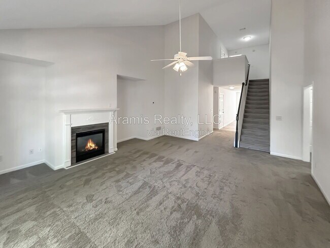 Building Photo - 3755 Pine Village Pl