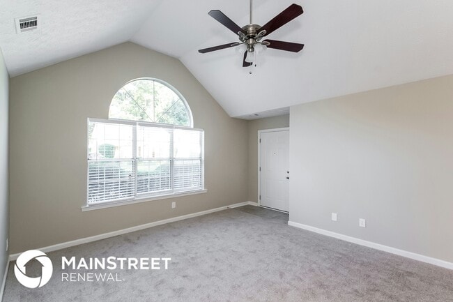 Building Photo - 1136 Oakwood Manor Ct