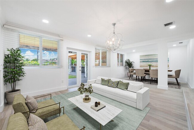 Foto del edificio - 4344 SW 13th St