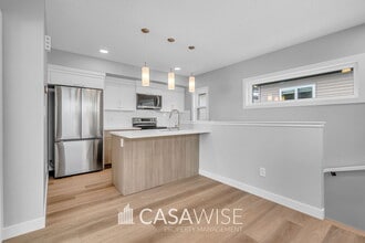 Building Photo - 1057 Berg Pl