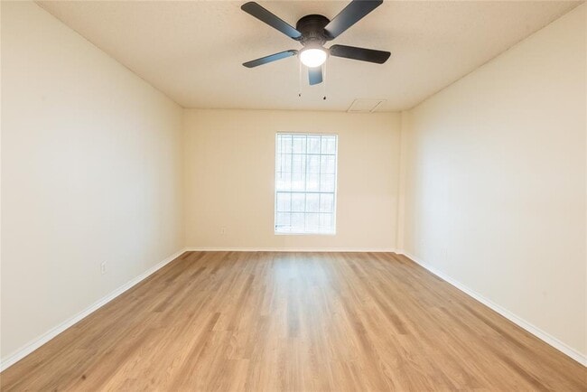 Building Photo - 2401 Leon St