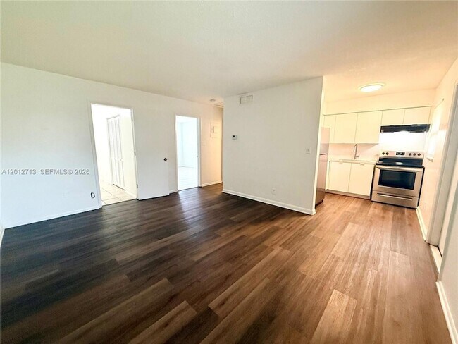 Foto del edificio - 220 NE 41st St