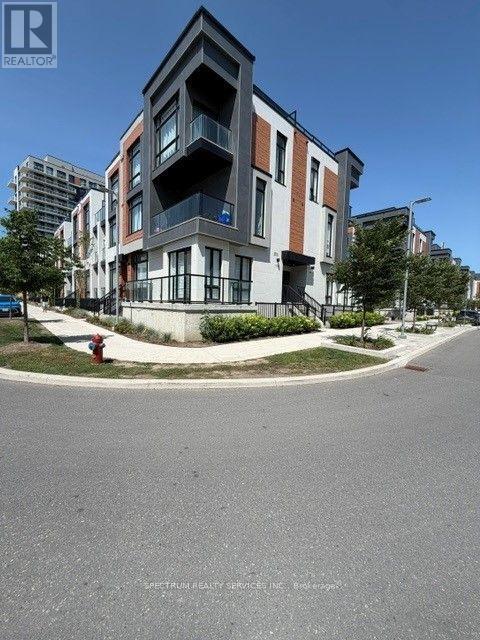 Building Photo - 10 David Eyer Rd