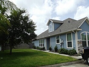 Building Photo - 2801 Sand Dune Dr