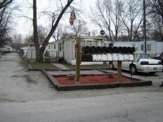 Building Photo - 2556 Mount St