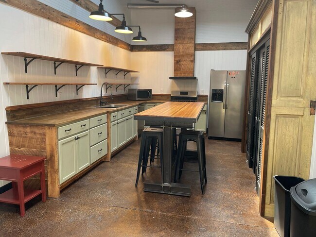 Foto del edificio - Stunning Modern 4-Bed/4-Bath Apartment- Pi...