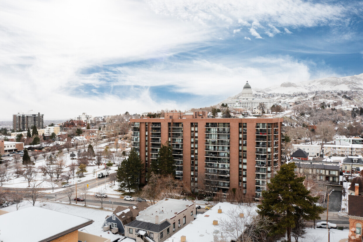 Building Photo - Canyon Road Towers Condominiums