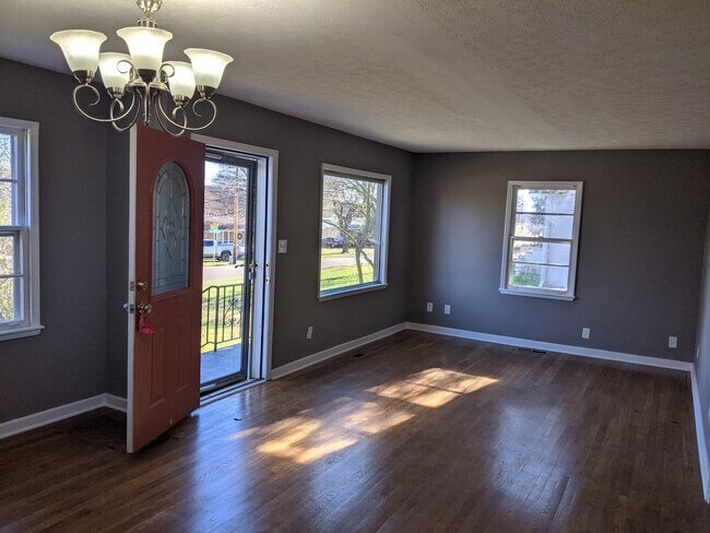Building Photo - 1423 Hickory Valley Rd