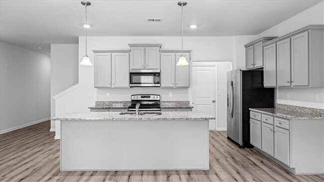 Foto del edificio - 7573 Knoll Hollow Rd