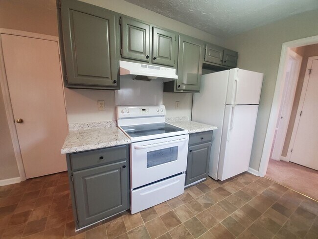 Building Photo - 909 Benevente Loop