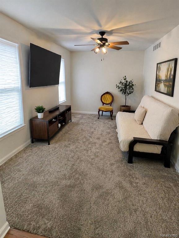 Foto del edificio - 18590 Blakely Dr