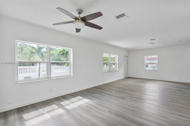Foto del edificio - 1169 NW 114th St