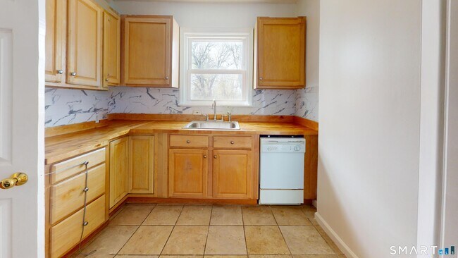 Foto del edificio - 638 Prospect St