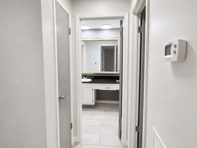 Foto del edificio - 1706 Belleair Forest Dr