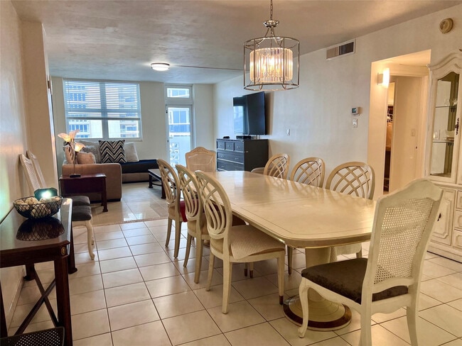 Building Photo - 4250 Galt Ocean Dr