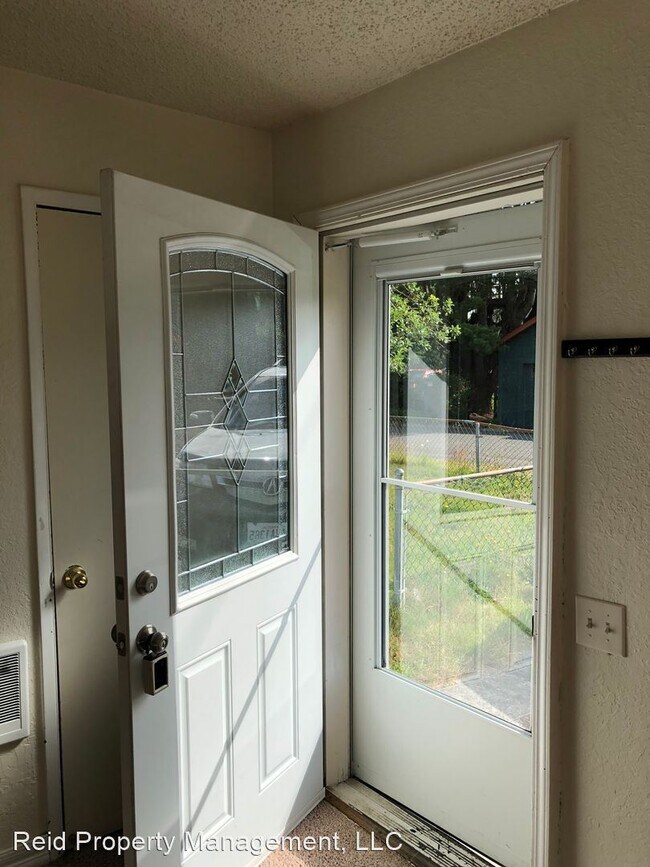 Foto del edificio - 4 br, 1.5 bath House - 2189 Nubling Avenue E