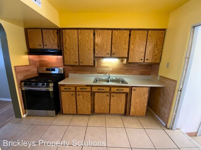 Foto del edificio - 3 br, 2 bath House - 5504 Summer Ave NE