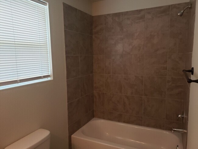 Foto del edificio - 7310 Colina Way