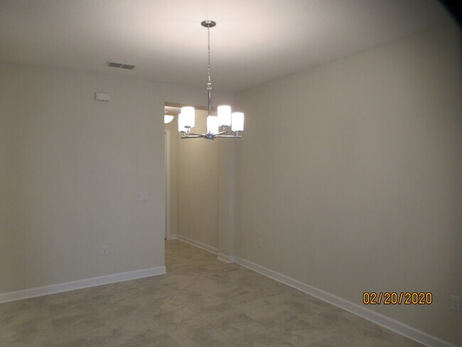 Foto del edificio - 4905 Tribute Trail