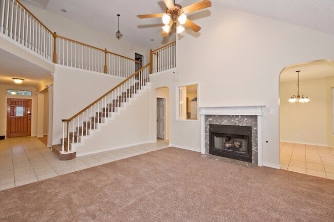 Foto del edificio - 6120 Pinwood Cir