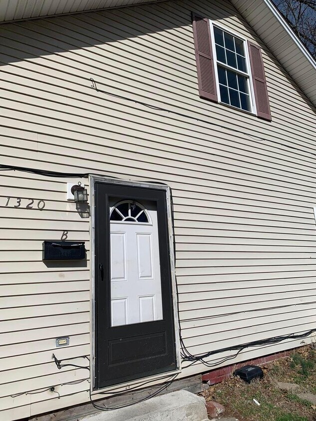 Foto principal - 1320 S Grand Ave