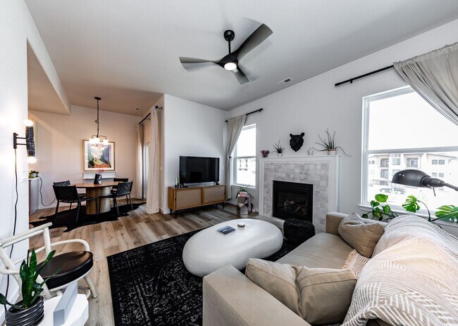 Beautiful Townhome Next to Nature on Westside - Beautiful Townhome Next to Nature on Westside