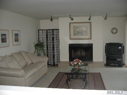 Foto del edificio - 5 Driftwood Ln