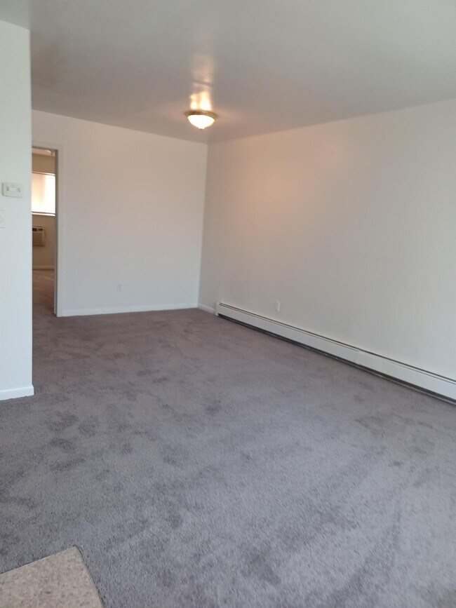 Building Photo - 17161 Redford St