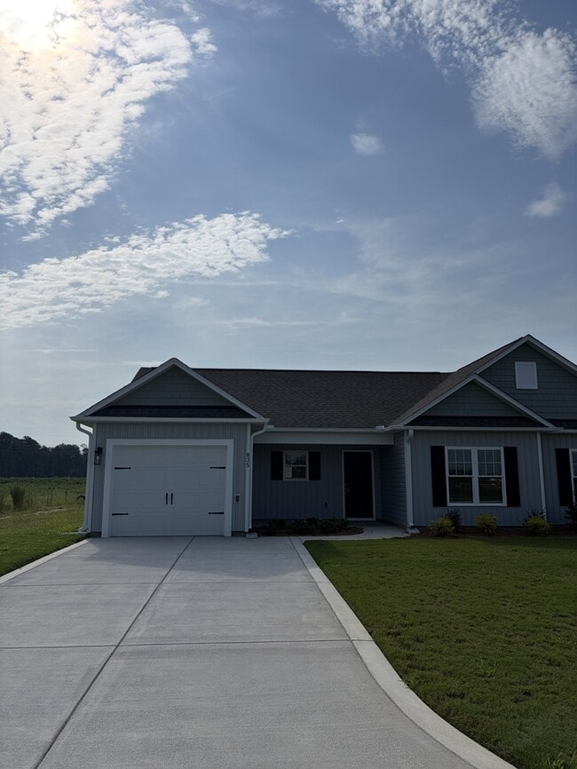Building Photo - 835 Middleton Rd