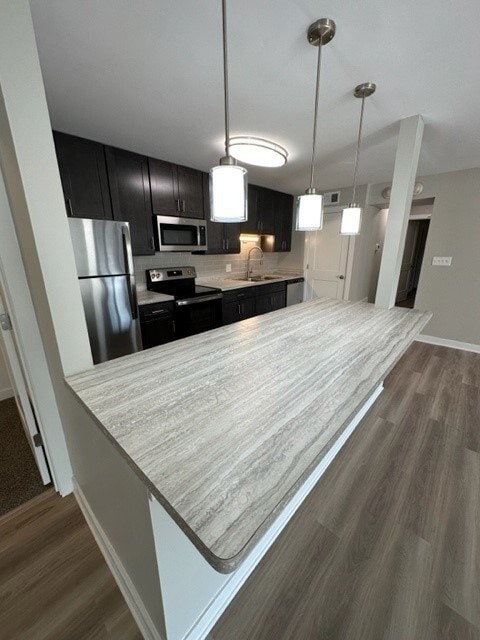 Kitchen Island - Arboretum Villages
