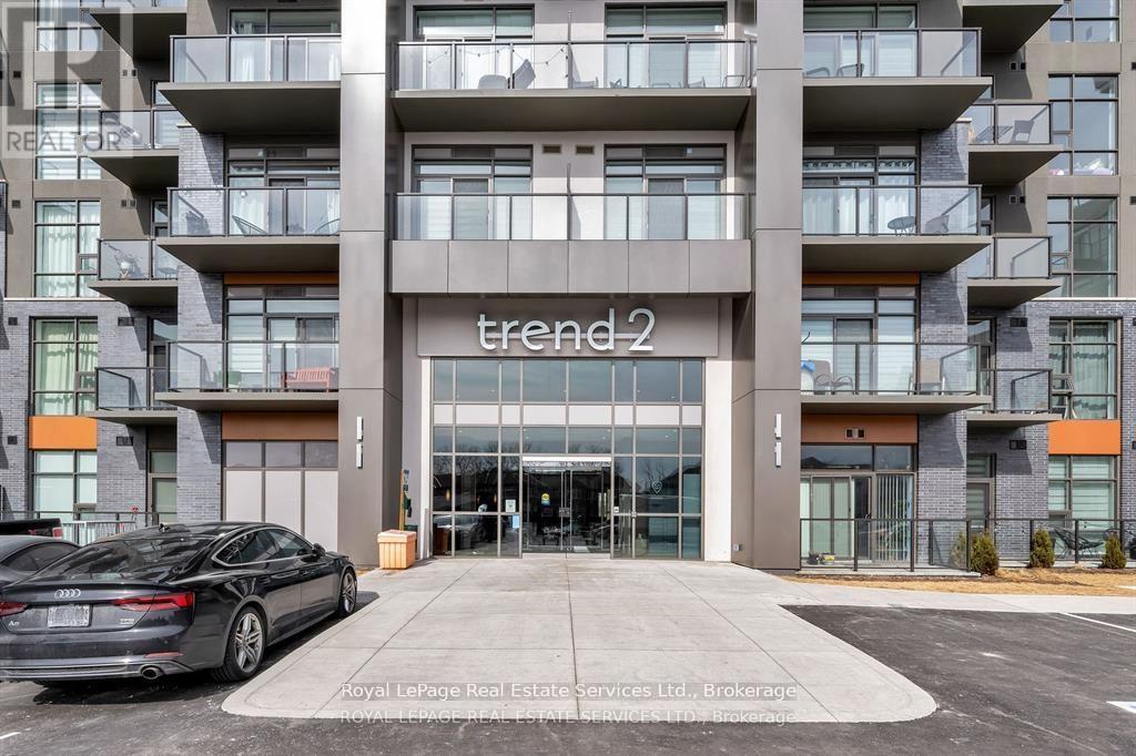 Primary Photo - 460-460 Dundas St E