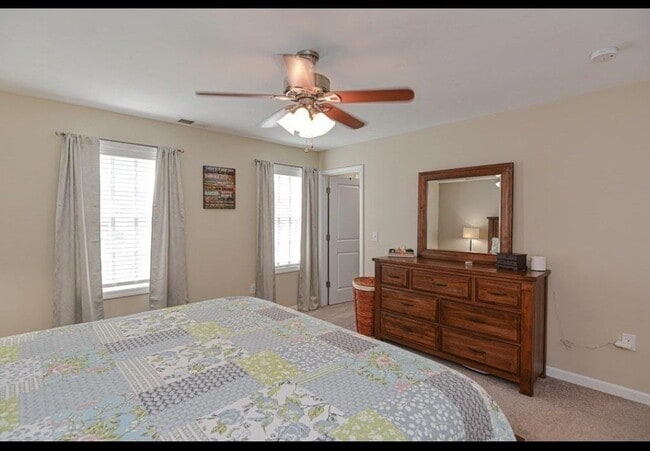 Foto del edificio - 8 Sourwood Cir